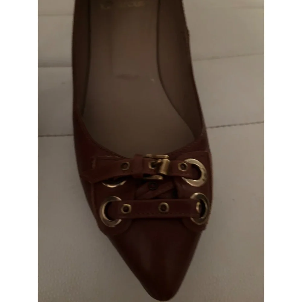 Charcos Brown Leather Kitten Heels Made in Spain Pointed‎ Toe Buckle Detail 38